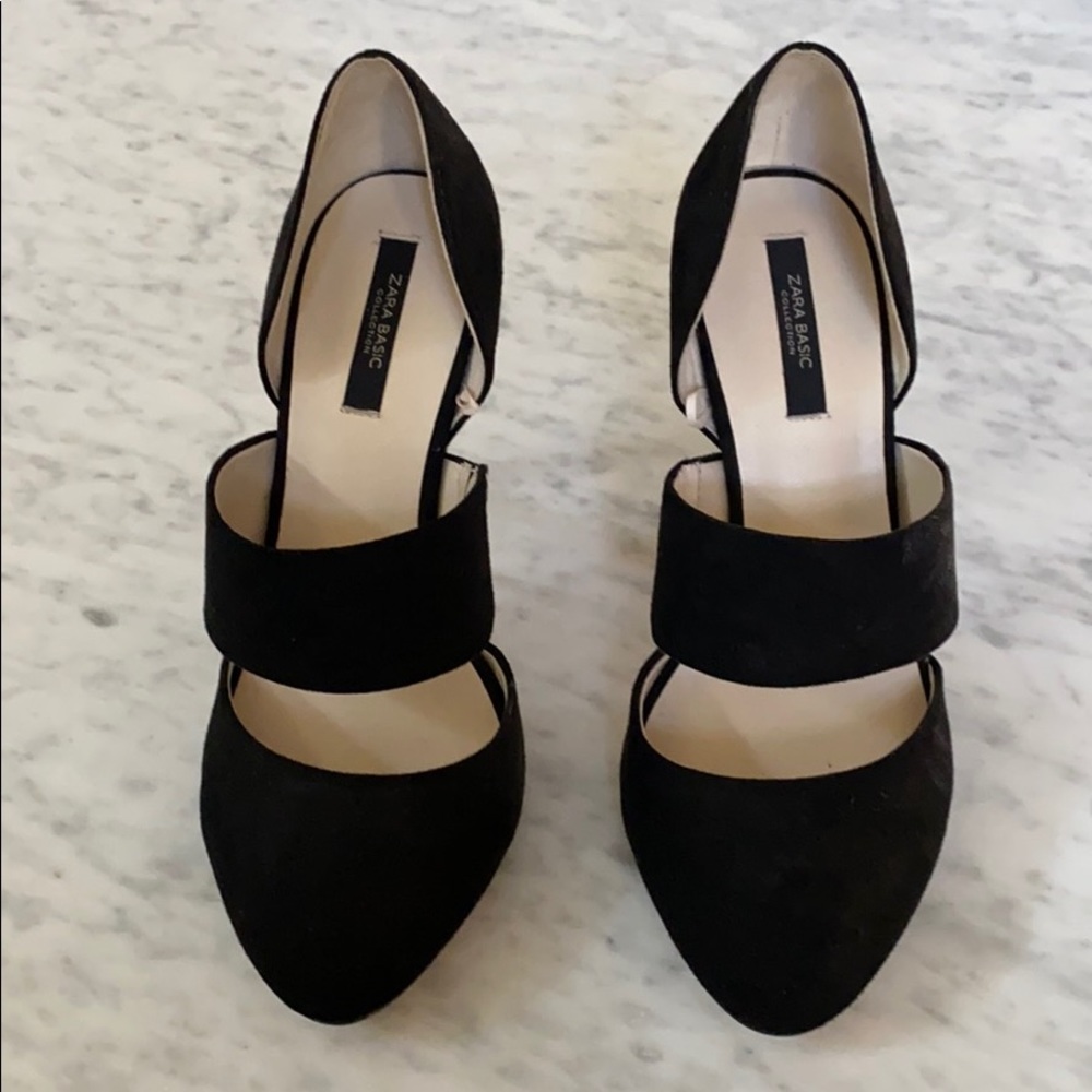 Chic black heels - never worn